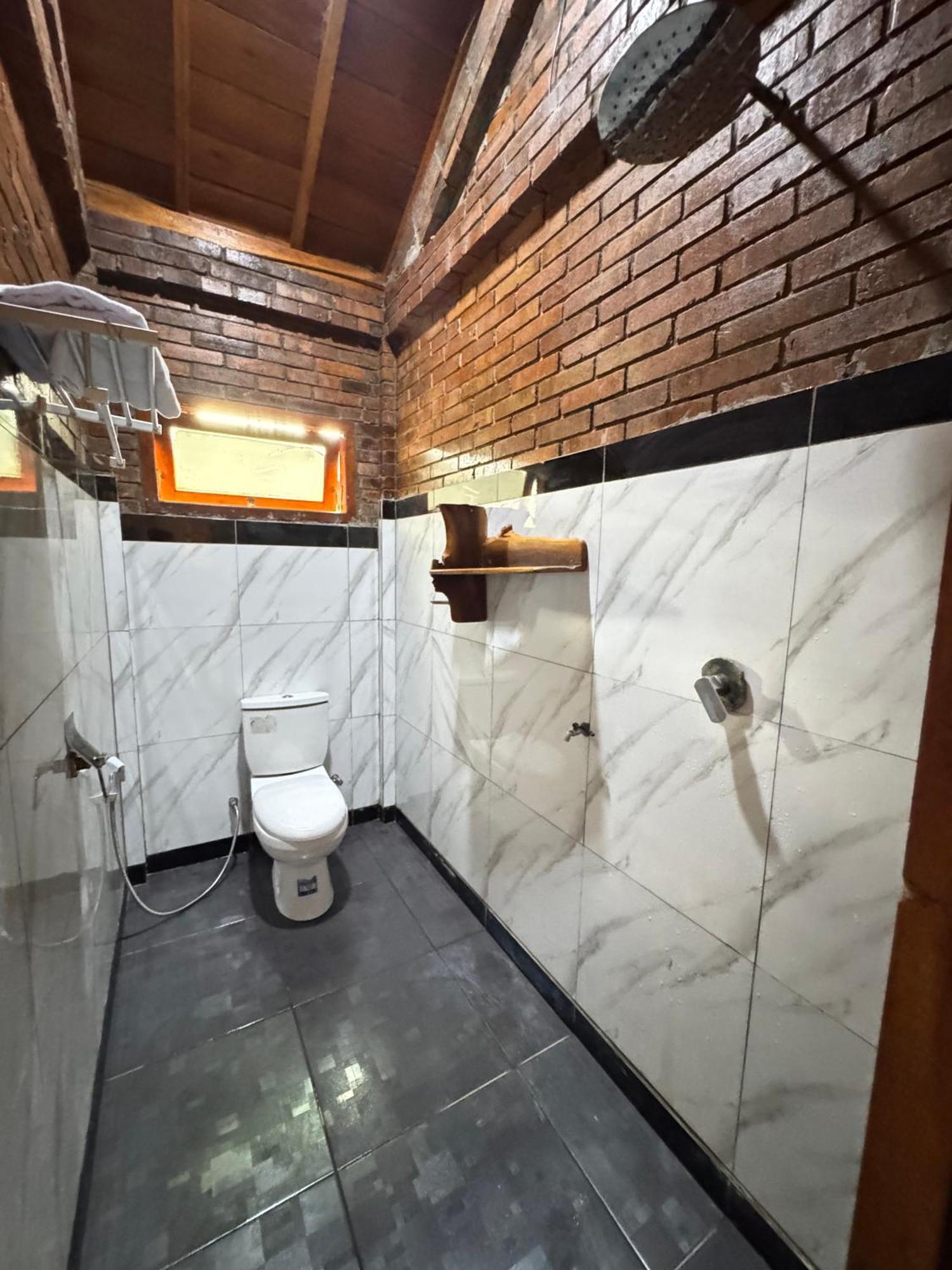 Jolotundo Lodge Banjarnegara エクステリア 写真
